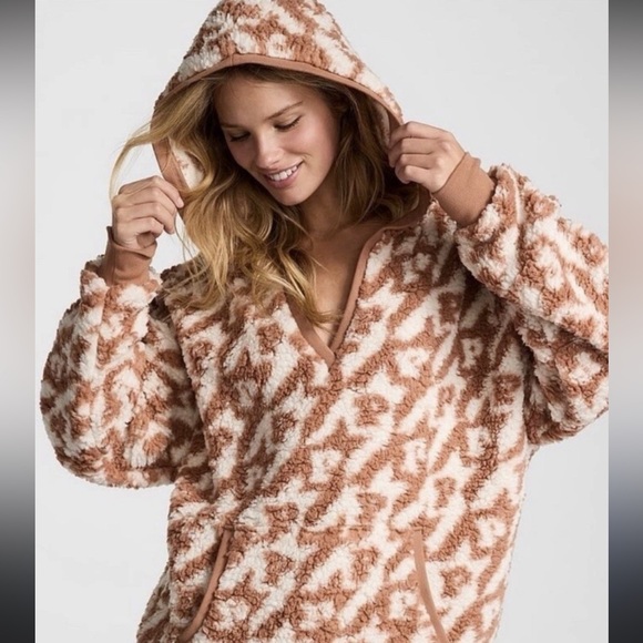 PINK Victoria's Secret Jackets & Blazers - PINK Victoria's Secret Brown and Cream Patterned Top